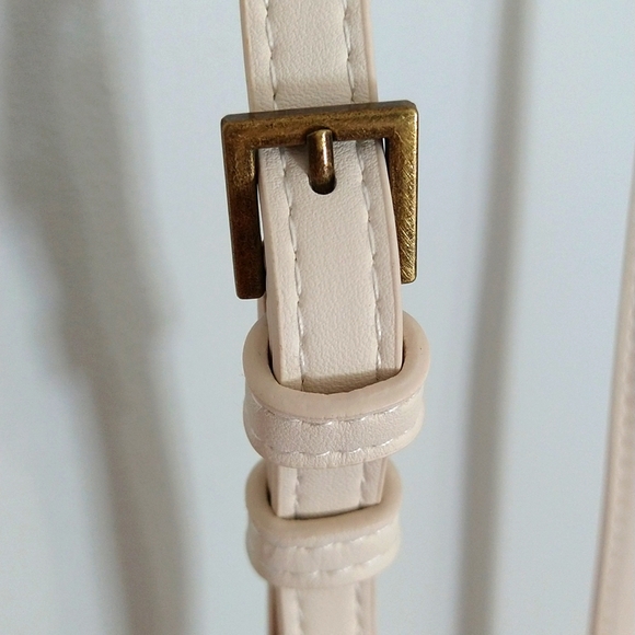 🌻NWOT Universal Thread Fuzzy Large Crossbody Phone Bag - Picture 6 of 10